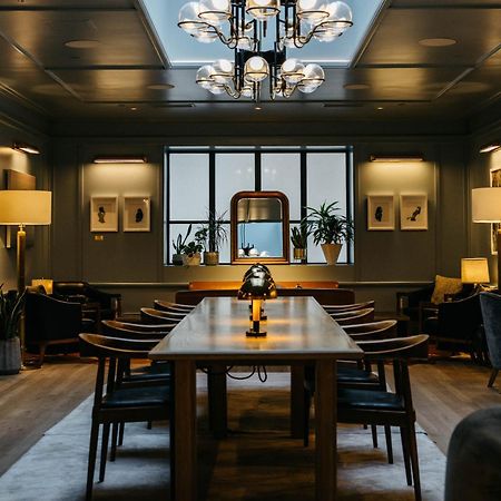 Clayton Hotel & Members Club DEN Екстериор снимка