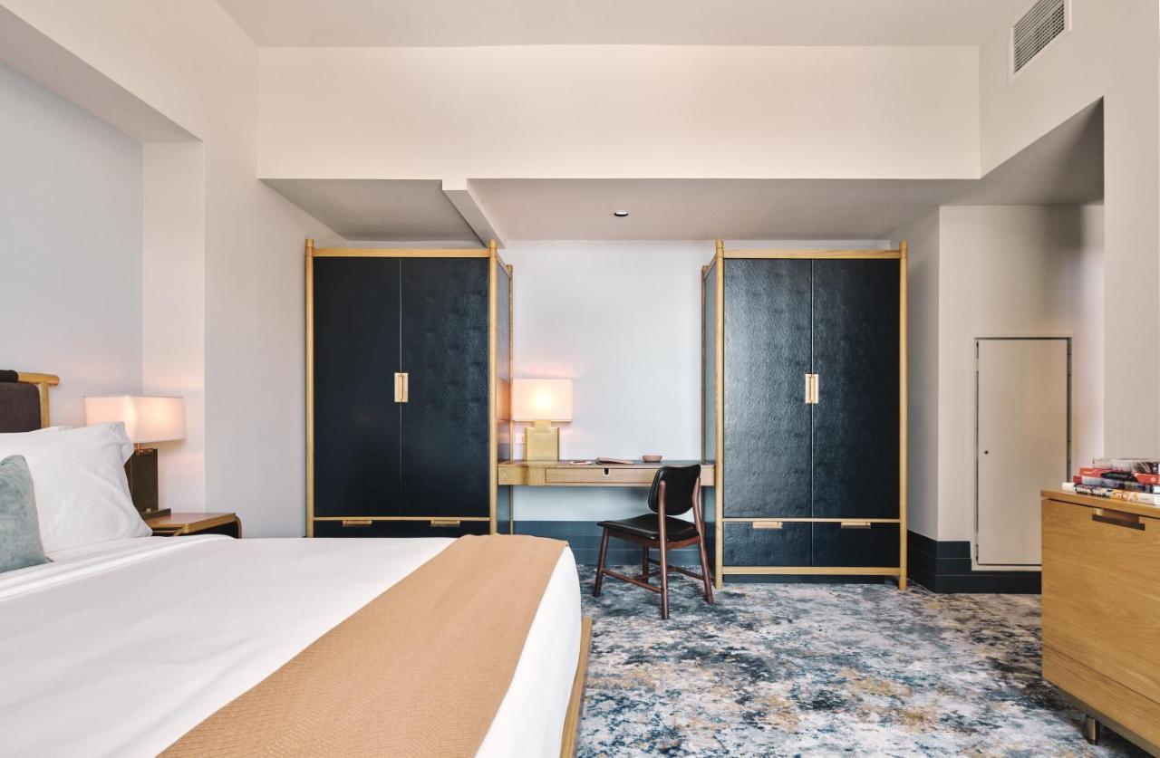 Clayton Hotel & Members Club DEN Екстериор снимка